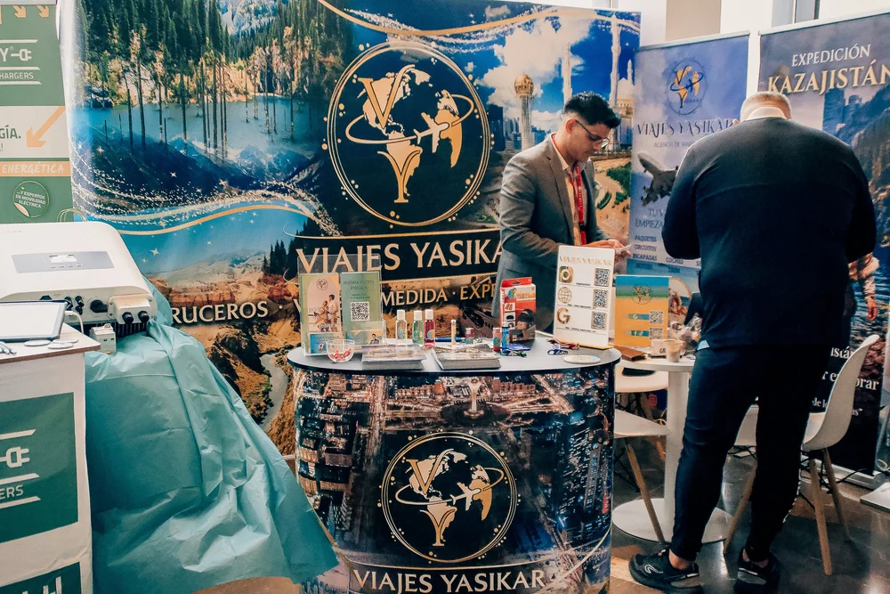 Viajes Yasikar travel agency stand presenting exotic expedition itineraries