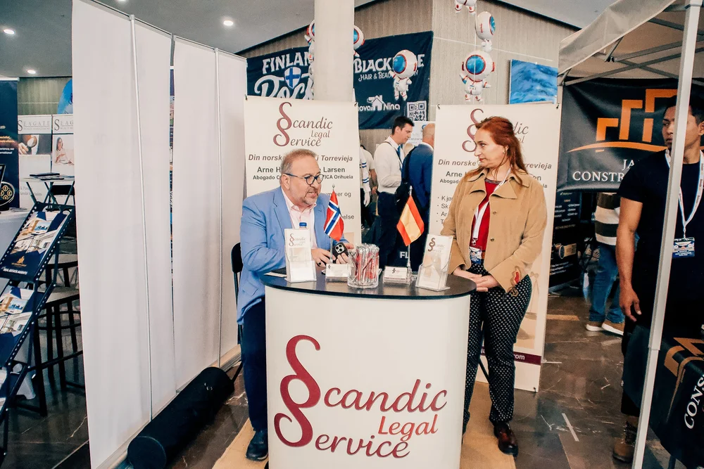 Scandic Legal Service stand with attorney Arne Larsen advising clients
